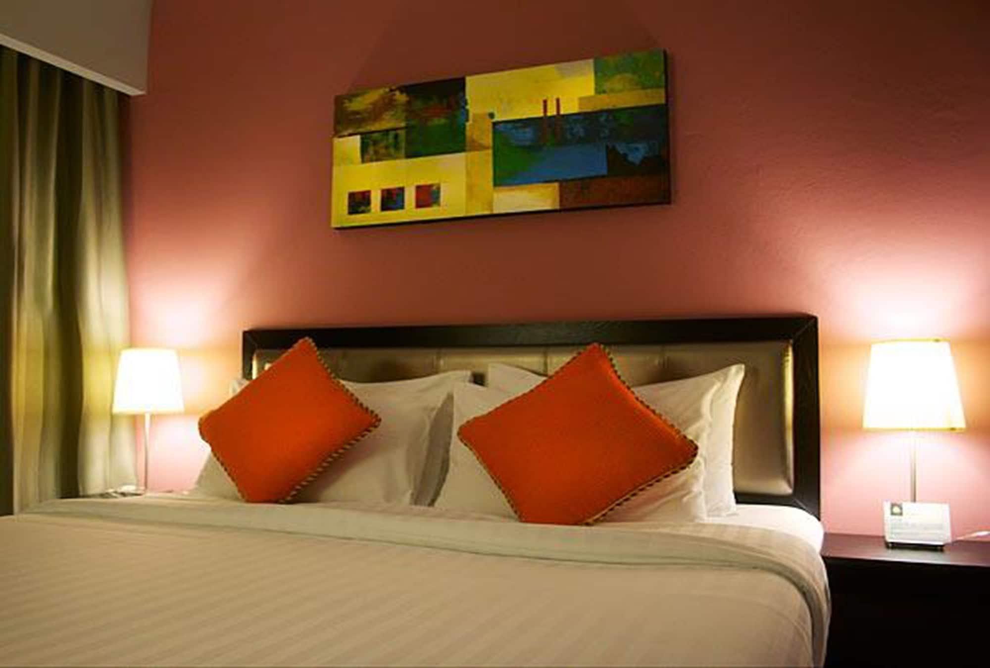 The Brunei Hotel Бандар-Сери-Бегаван Экстерьер фото