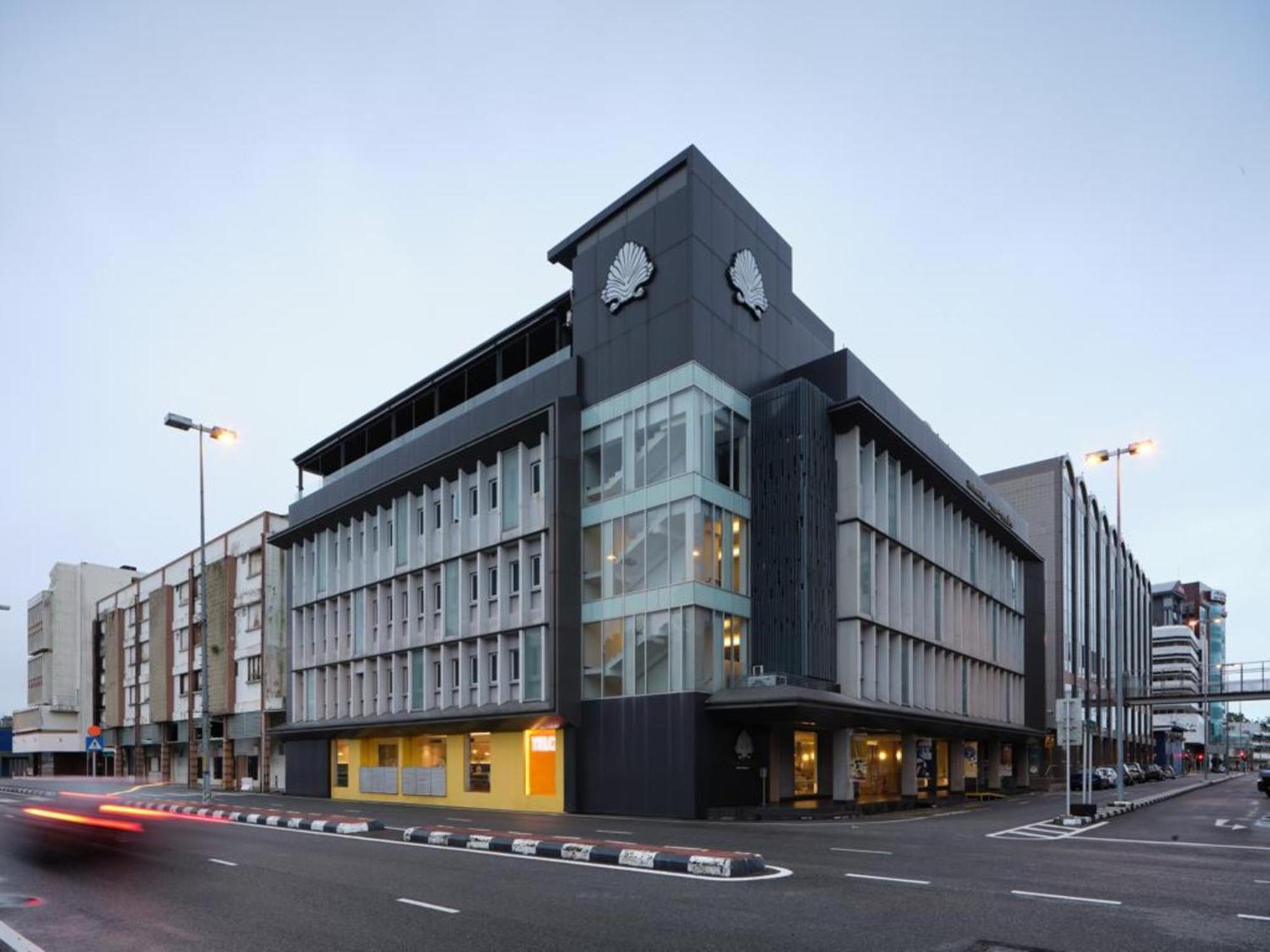 The Brunei Hotel Бандар-Сери-Бегаван Экстерьер фото