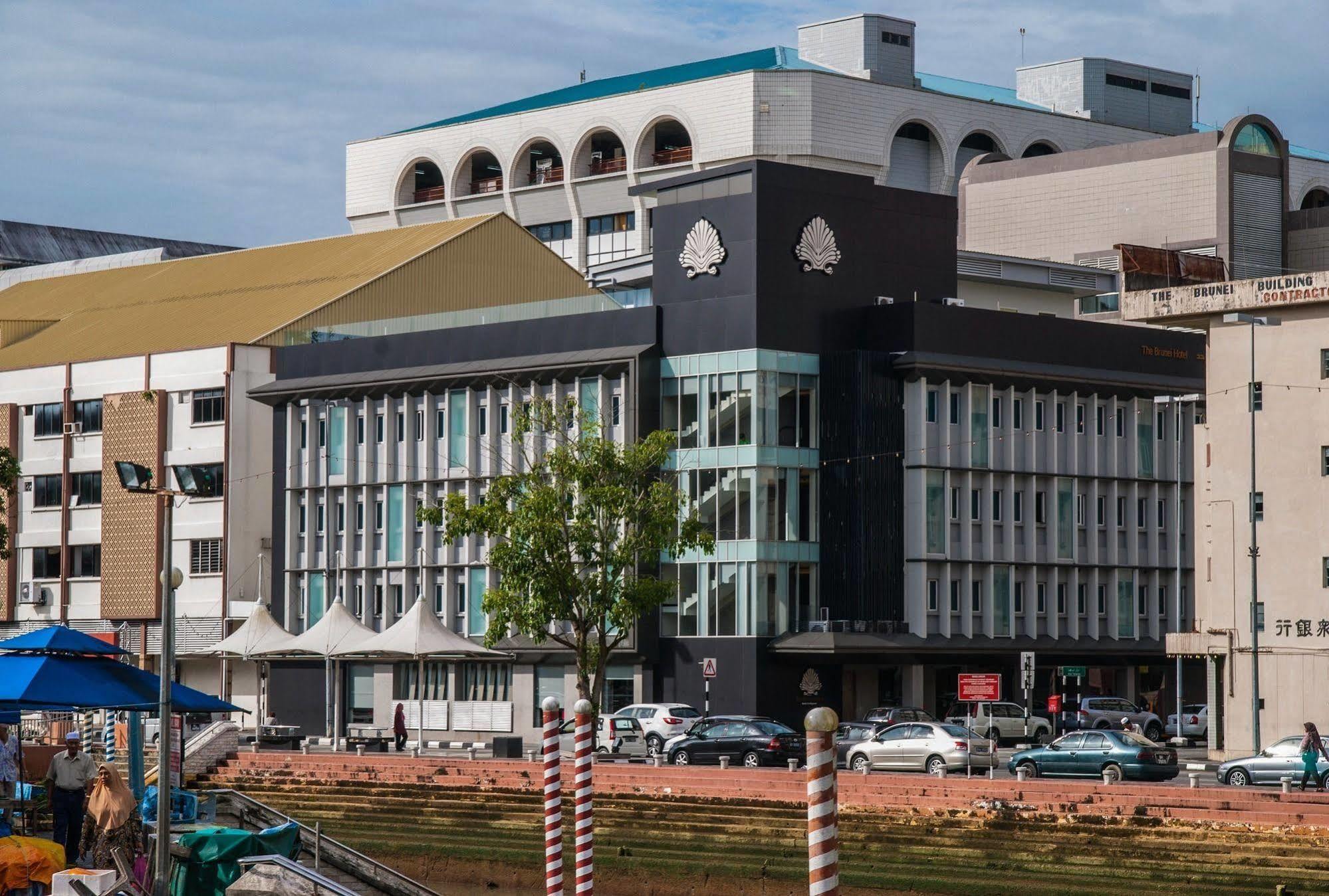 The Brunei Hotel Бандар-Сери-Бегаван Экстерьер фото